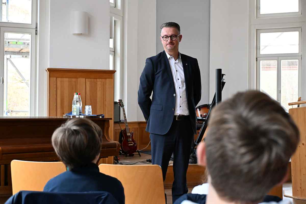 Minister Tischner besucht die Hermann-Lietz-Schule Haubinda